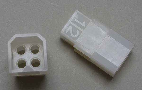 Molexstecker 4 pol. 0.093"  - Plug - quadratisch