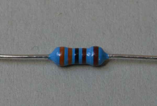 Resistor 3,3 KOhm / 0.25 W